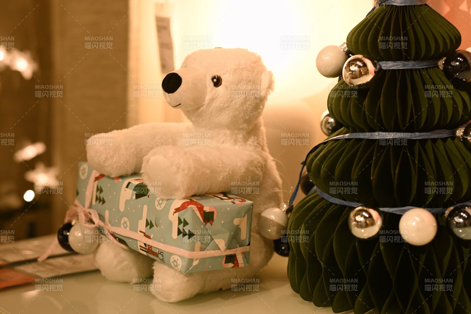 圣诞熊与树图片