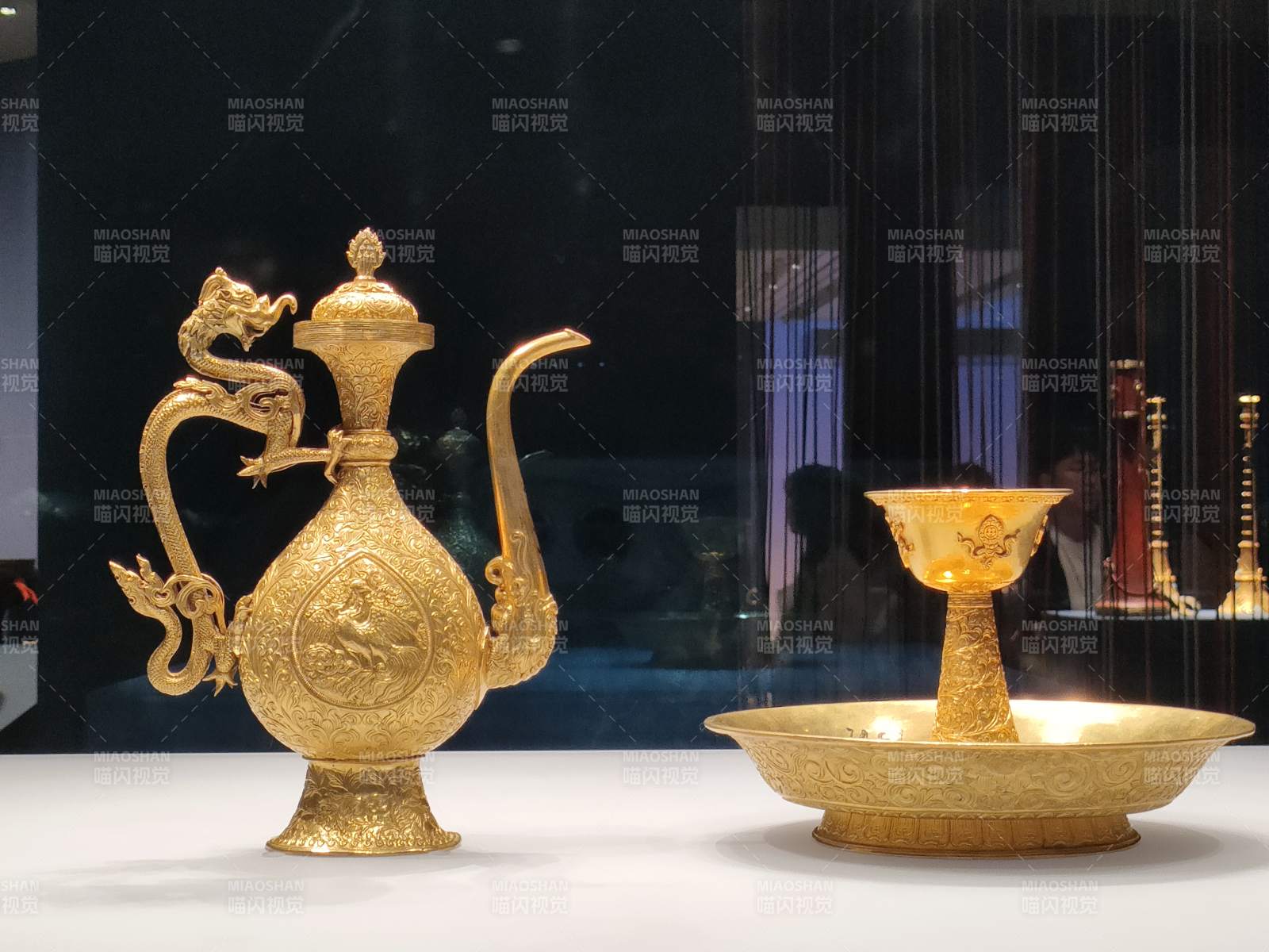 扬州大运河博物馆 金器展陈 龙纹壶与杯图片
