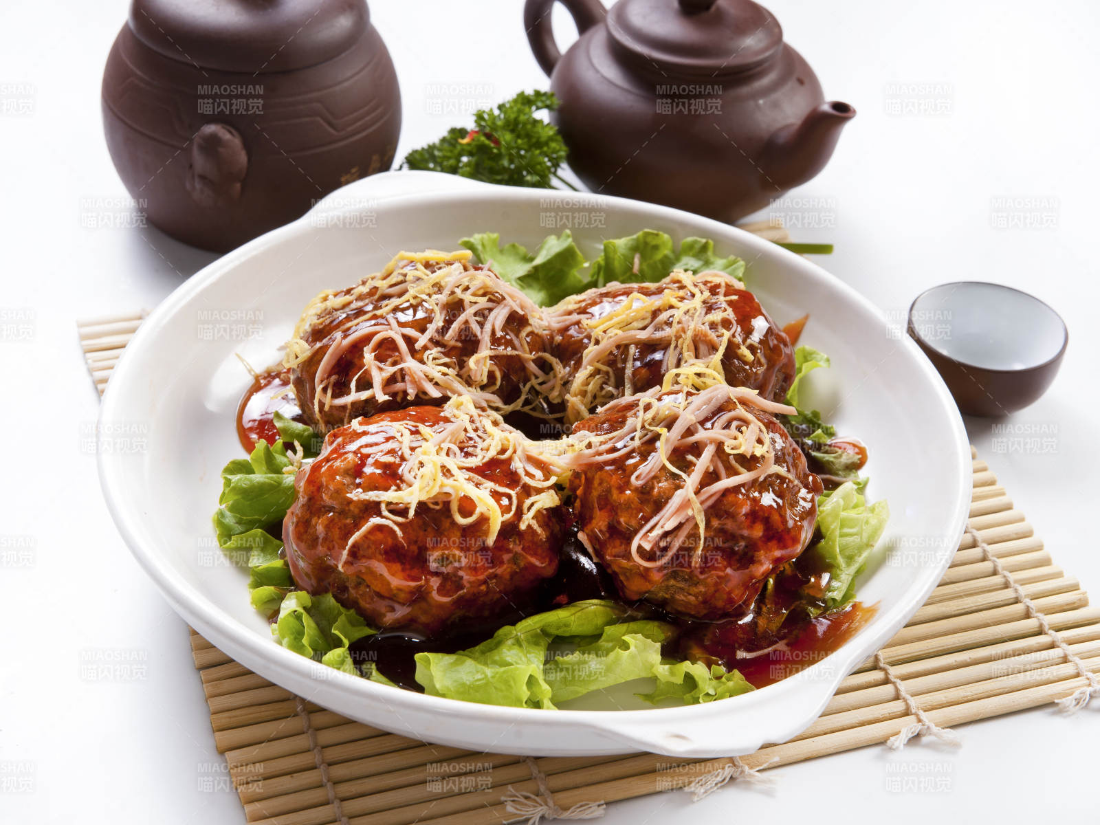 浇汁红焖四喜丸子图片