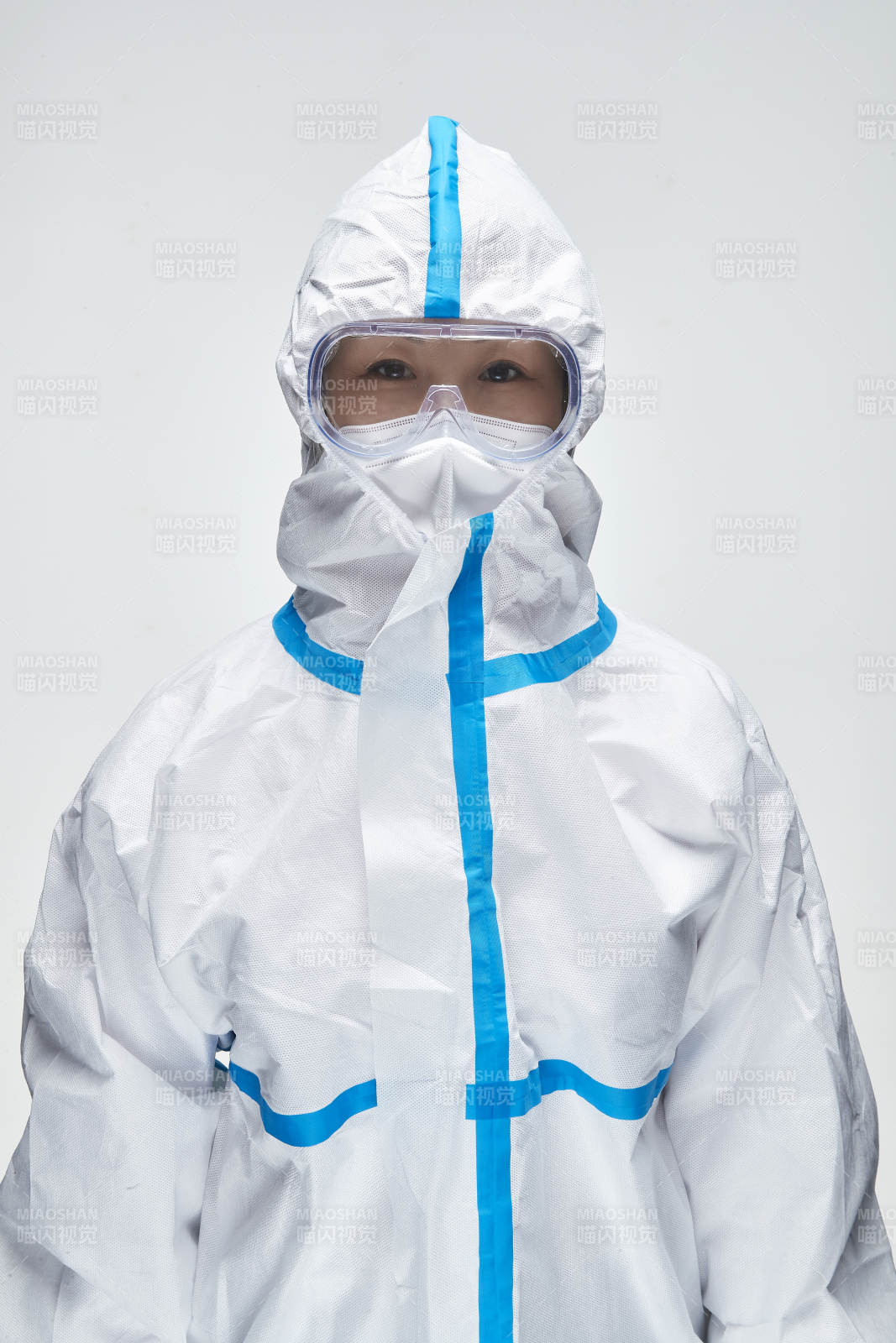 防护服人员特写图片