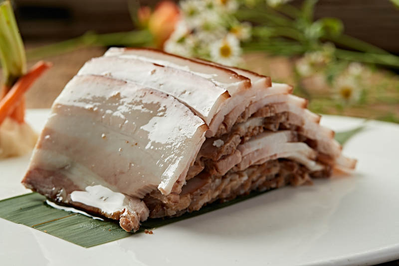 五花肉切片摆盘图片