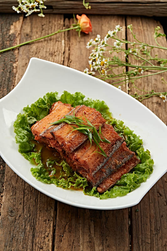 香酥梅子煎带鱼图片