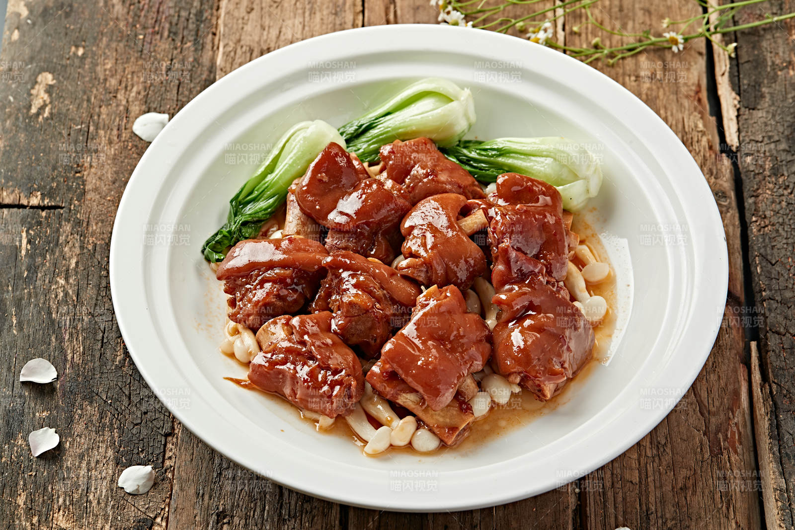 红烧猪蹄配青菜图片