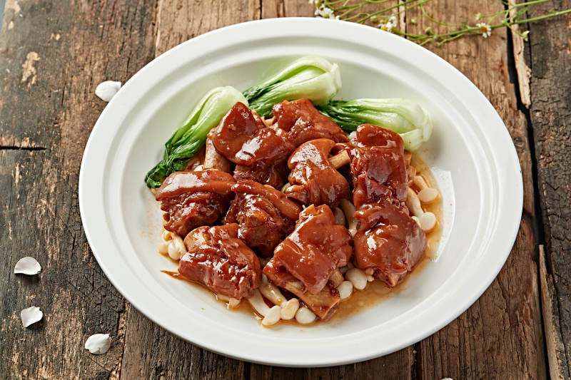 红烧猪蹄配青菜图片