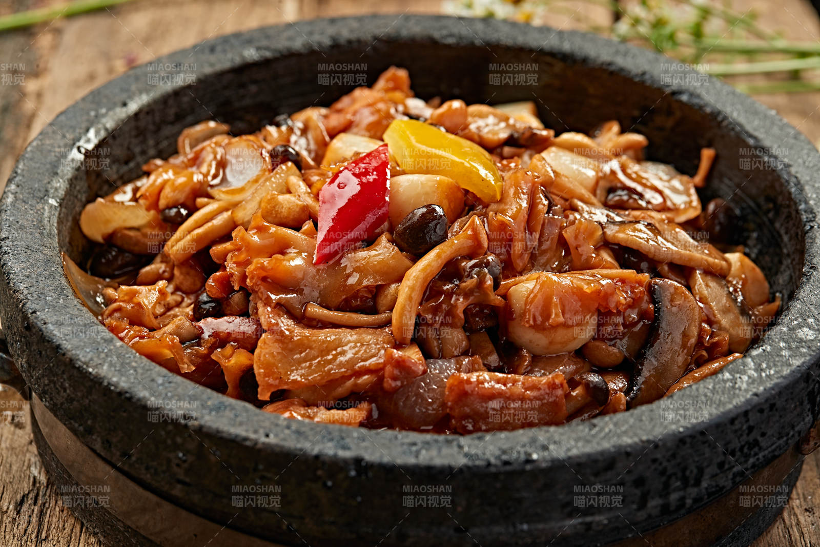 石锅鱿鱼炒菜图片