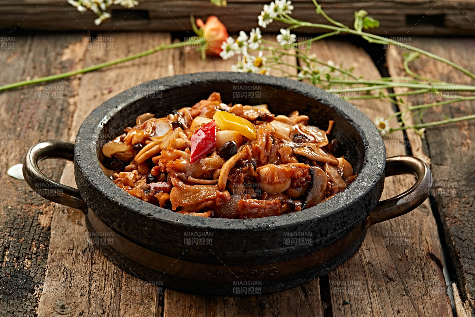 石锅辣炒鸡胗图片