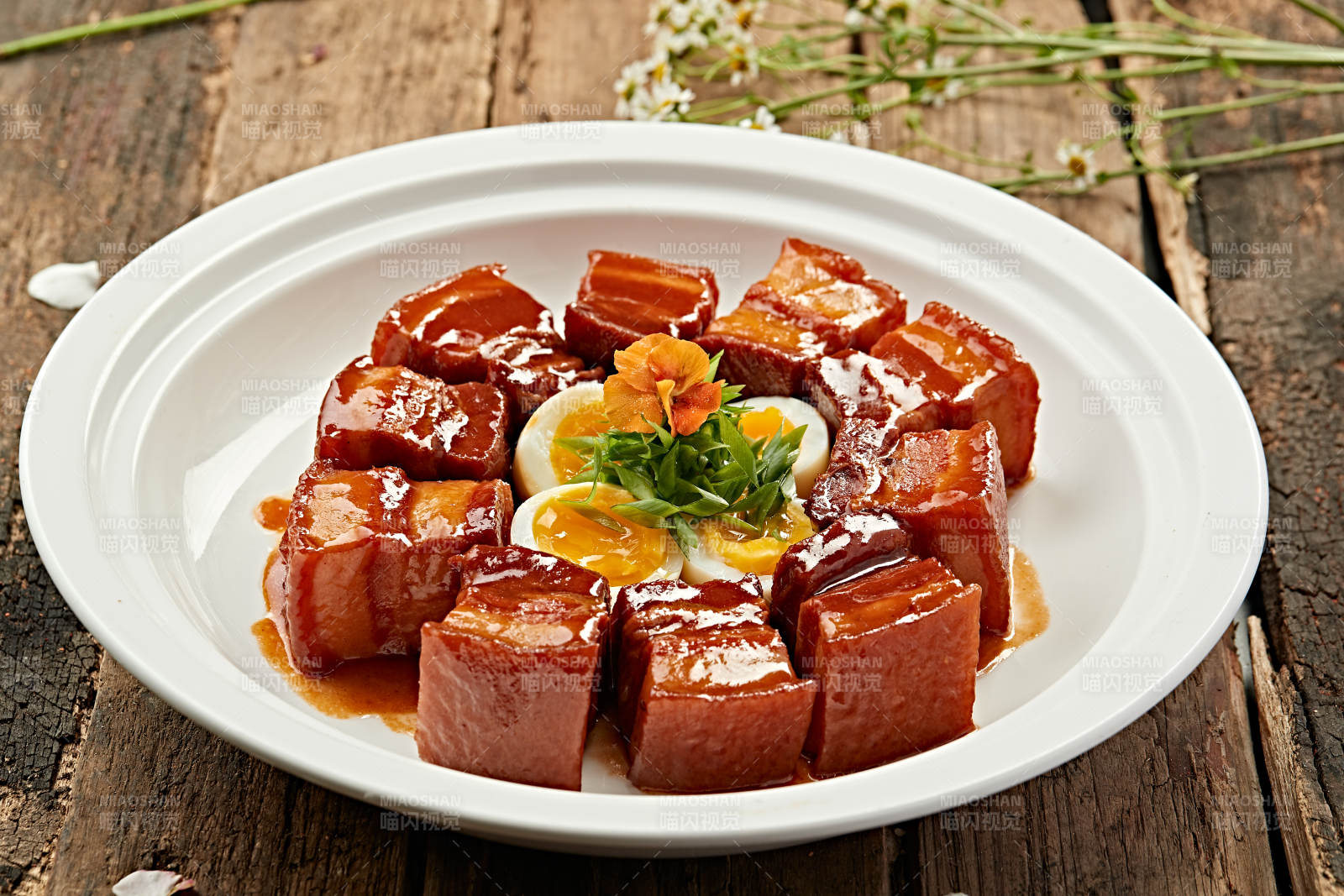 红烧肉配蛋黄图片