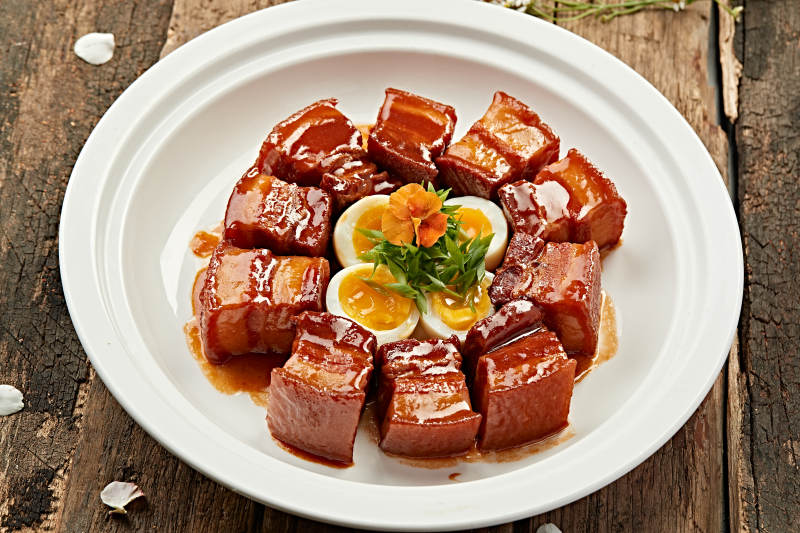 红烧肉配卤蛋图片