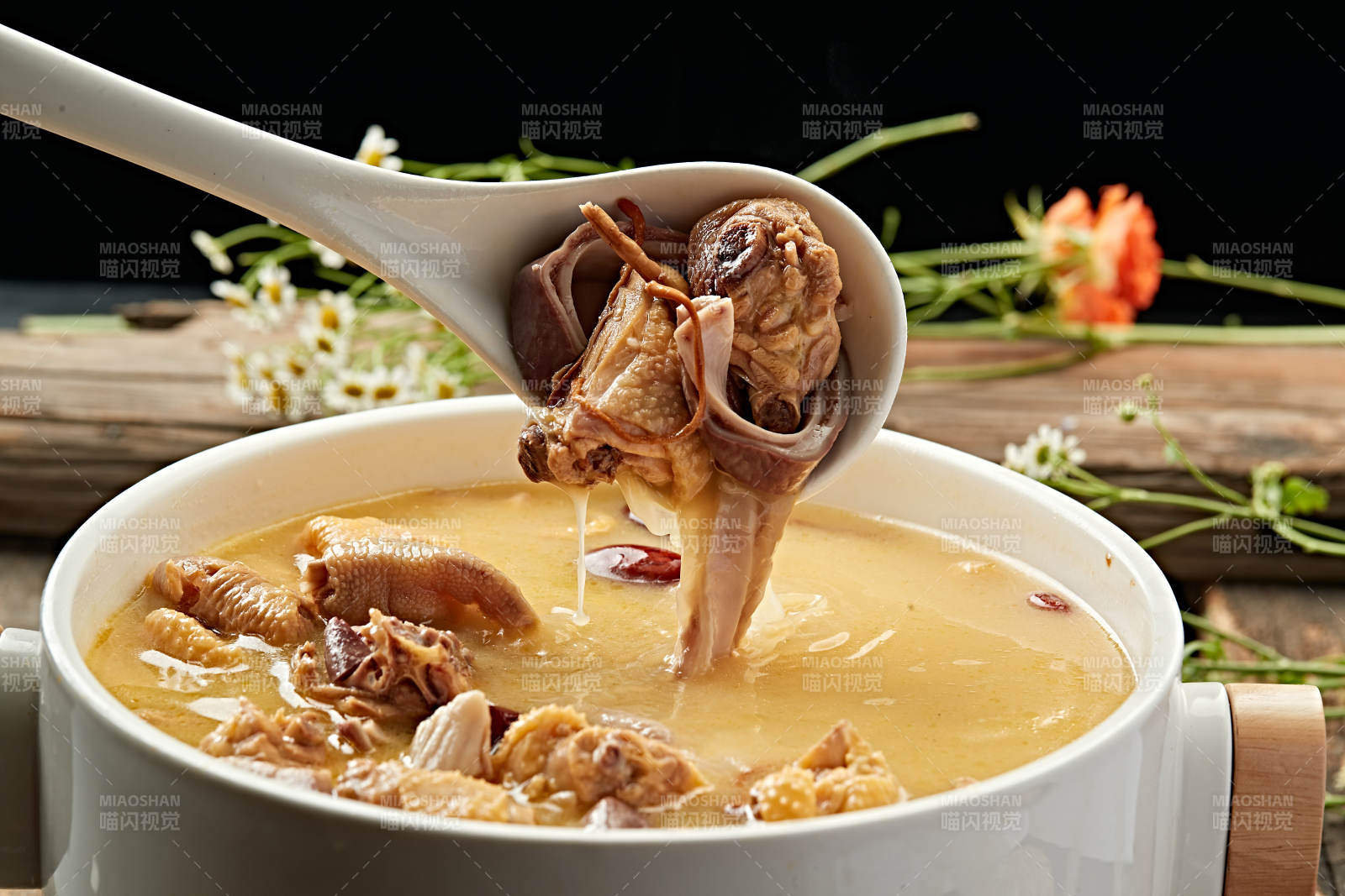 滋补鸡汤图片