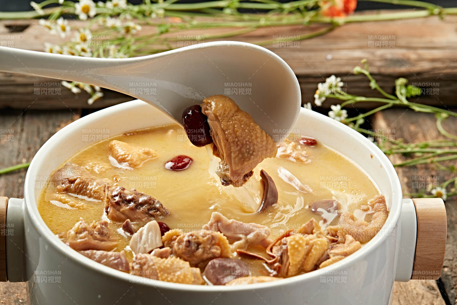 滋补鸡汤 美味养生图片