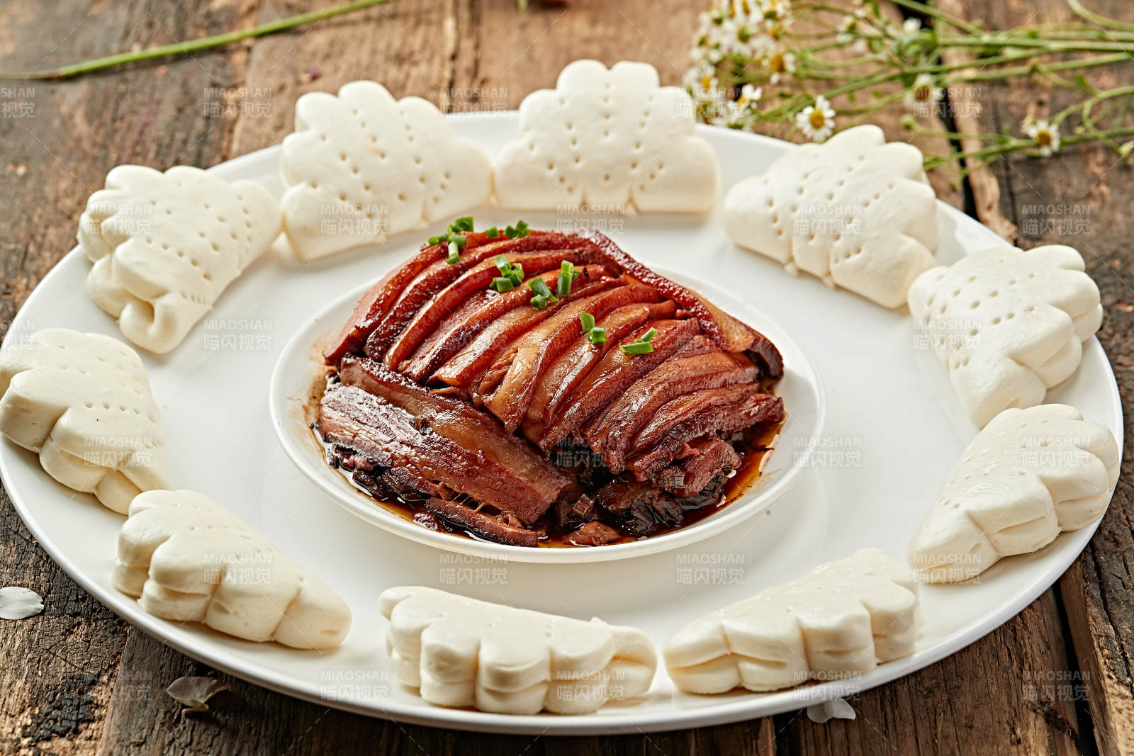 梅菜扣肉配花馍图片