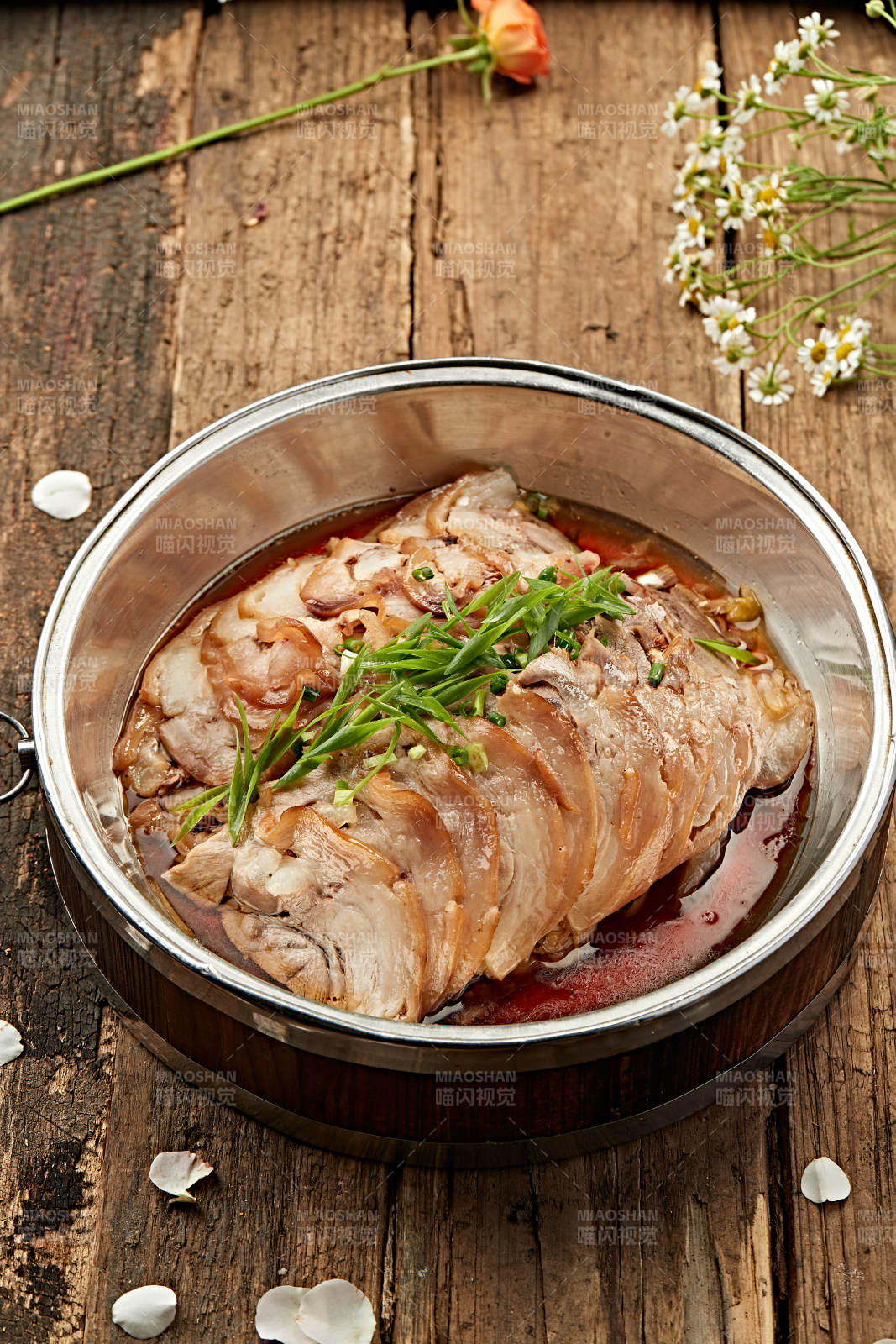 红油豆豉蒸肘花图片