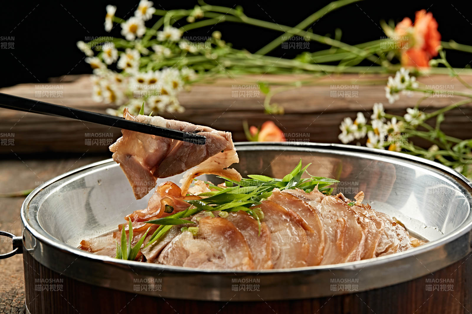 红油豆豉蒸肘花图片