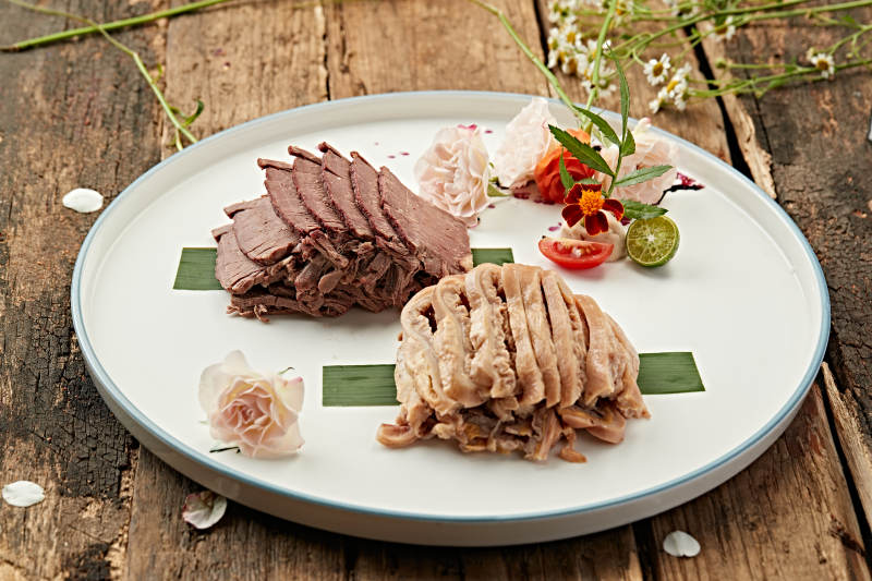 酱驴肉切片拼驴板肠图片