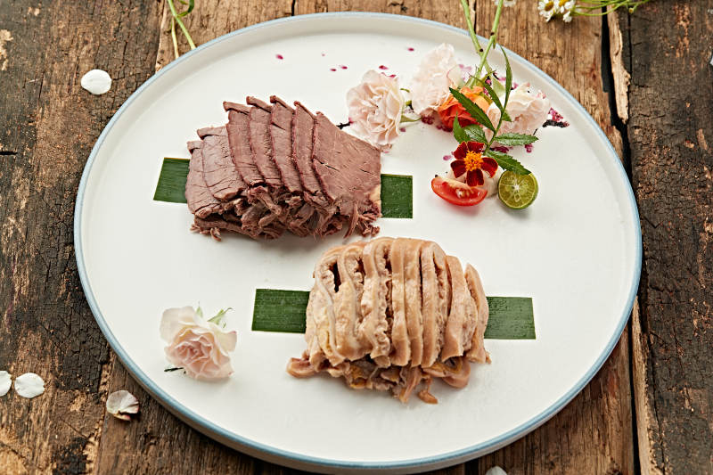 酱驴肉切片拼驴板肠图片