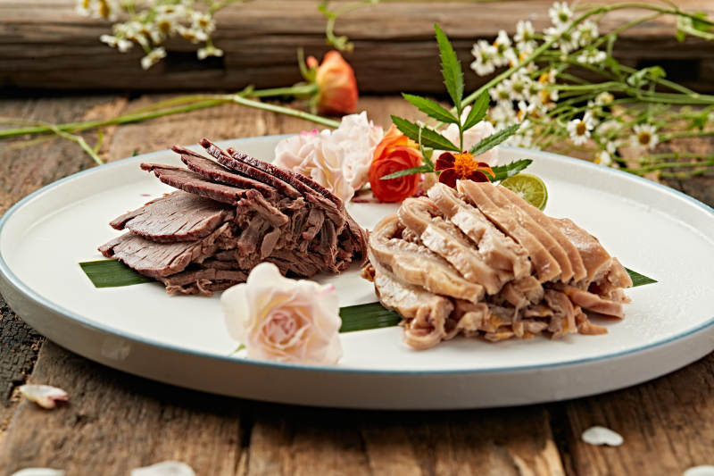 酱驴肉切片拼驴板肠图片