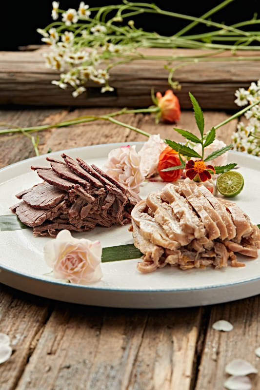 酱驴肉切片拼驴板肠图片