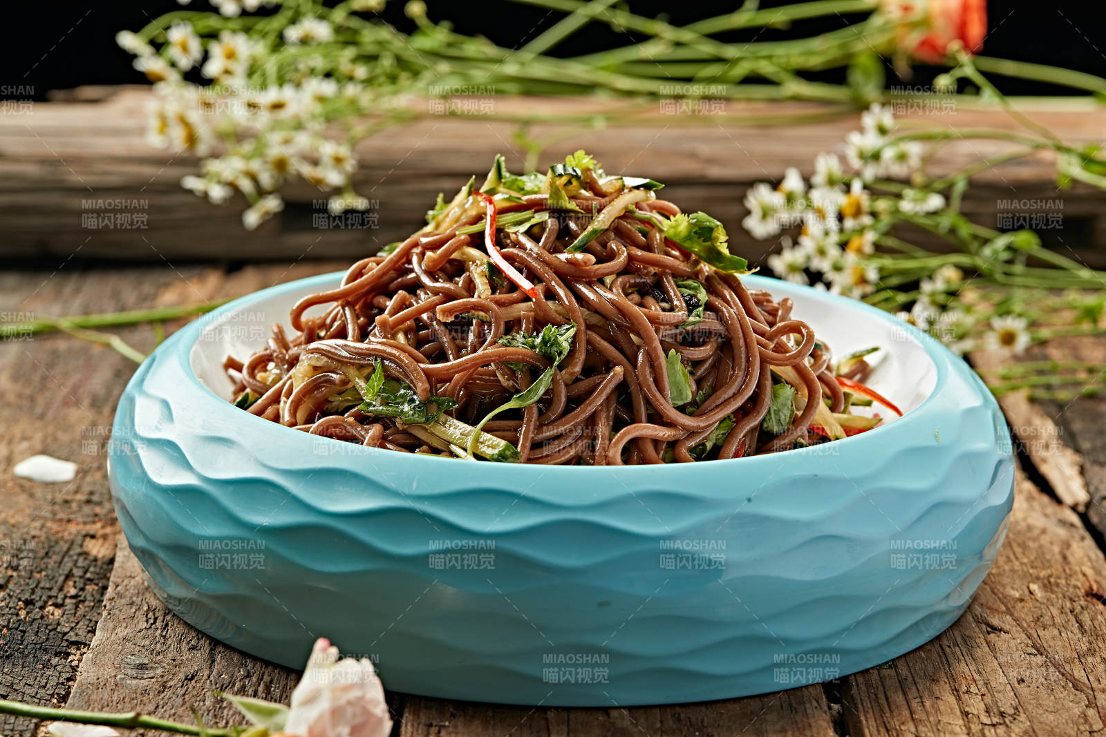 凉拌荞麦面图片