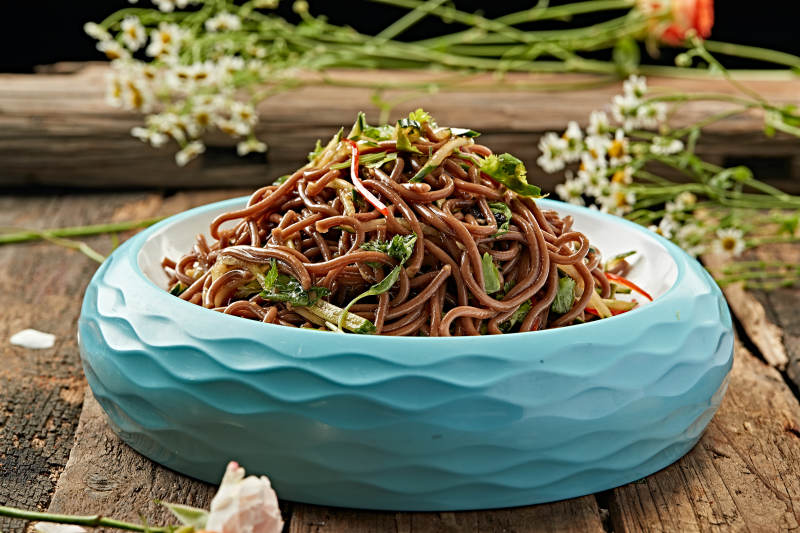 凉拌荞麦面图片