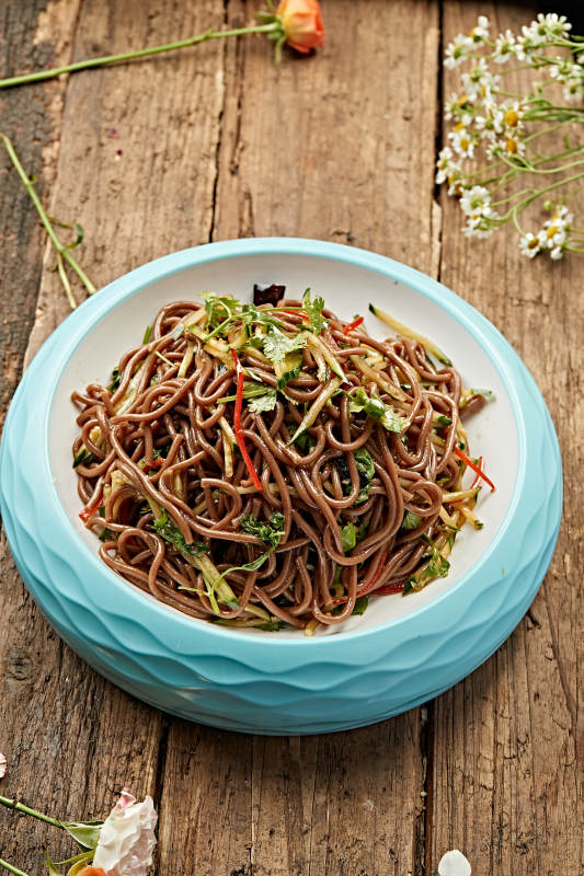 凉拌荞麦面图片