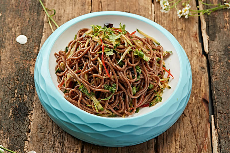 凉拌荞麦面图片