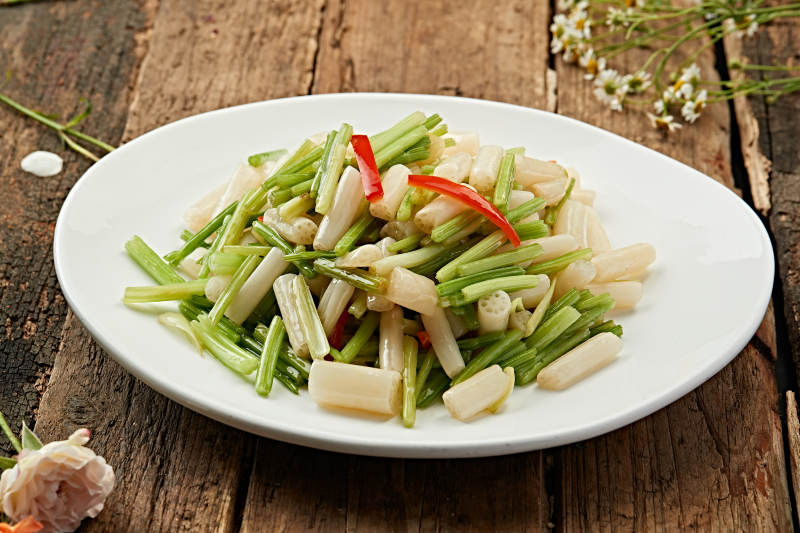 芹菜炒藕带图片