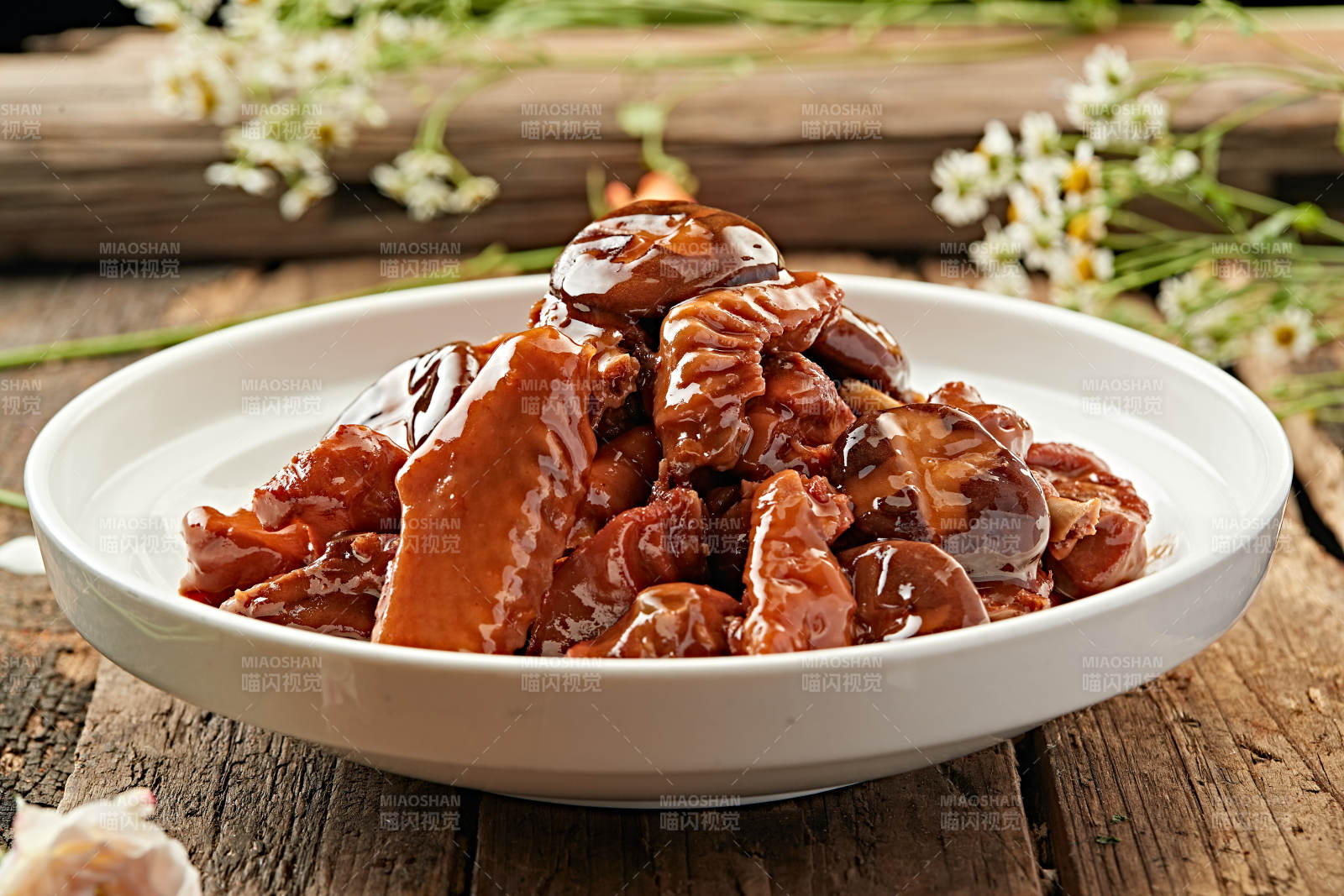 香菇炖鸡块 图片