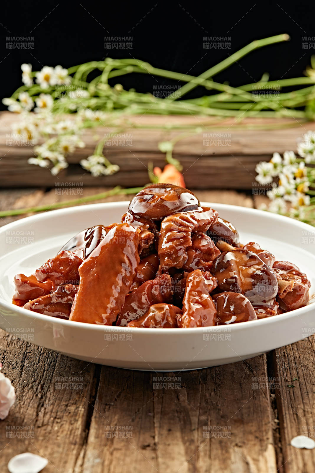 酱香鸡块配香菇图片