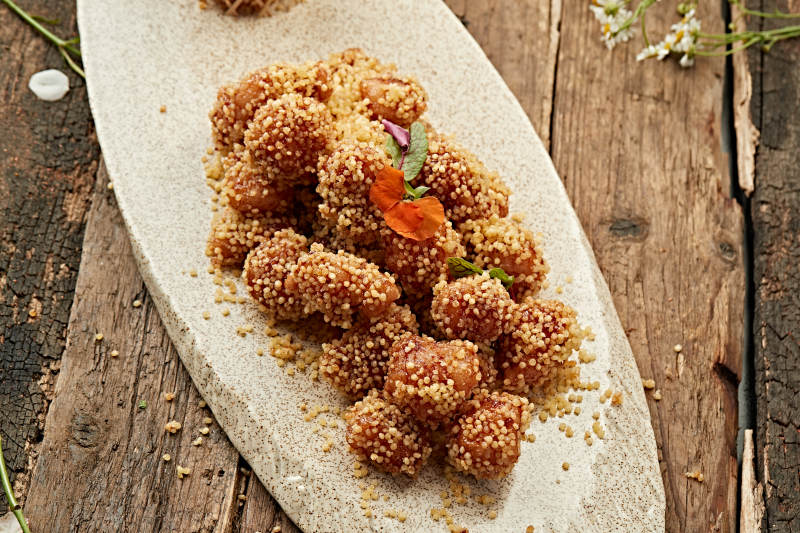 藜麦鸡块拼盘图片