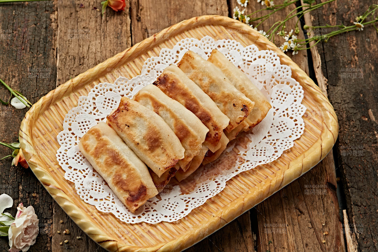 金黄煎饺 香脆可口图片