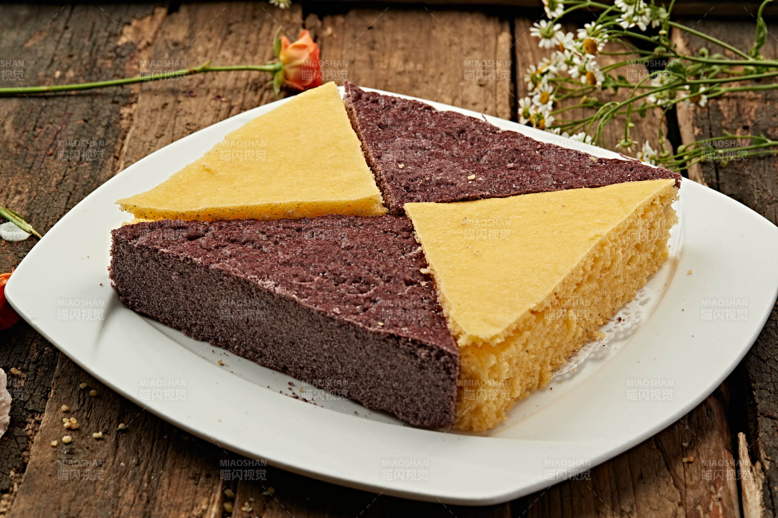 双色三角蛋糕图片