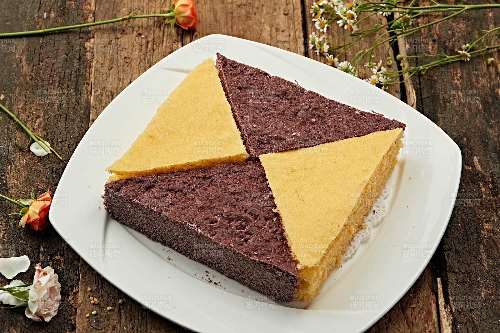 双色三角蛋糕图片