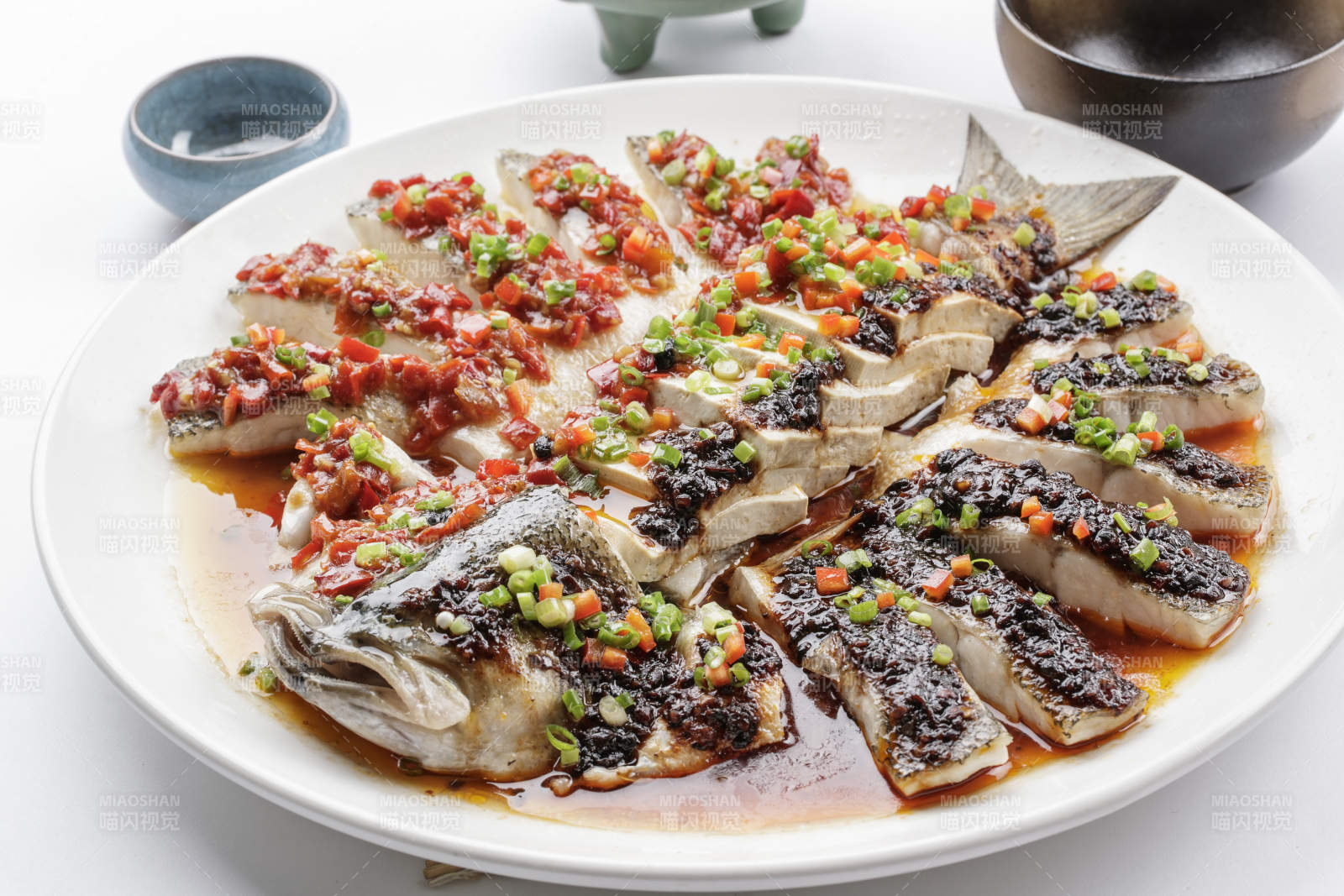 剁椒蒸鱼头图片