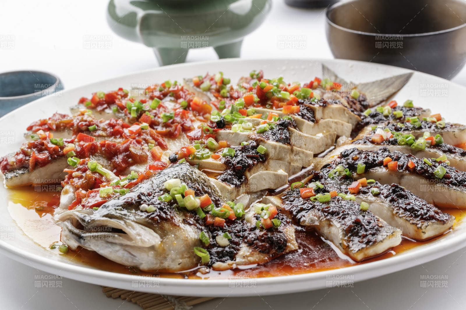 剁椒蒸鱼头图片