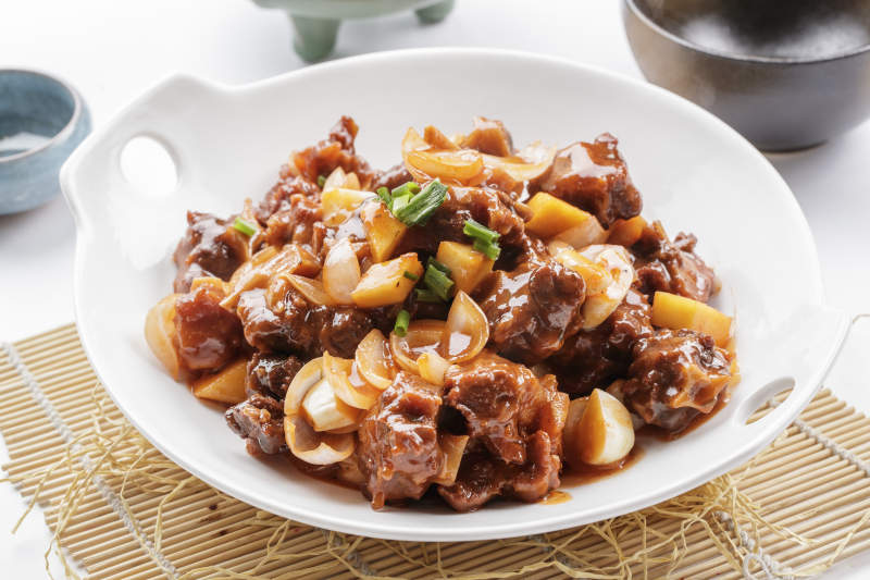 红烧排骨配杏鲍菇图片