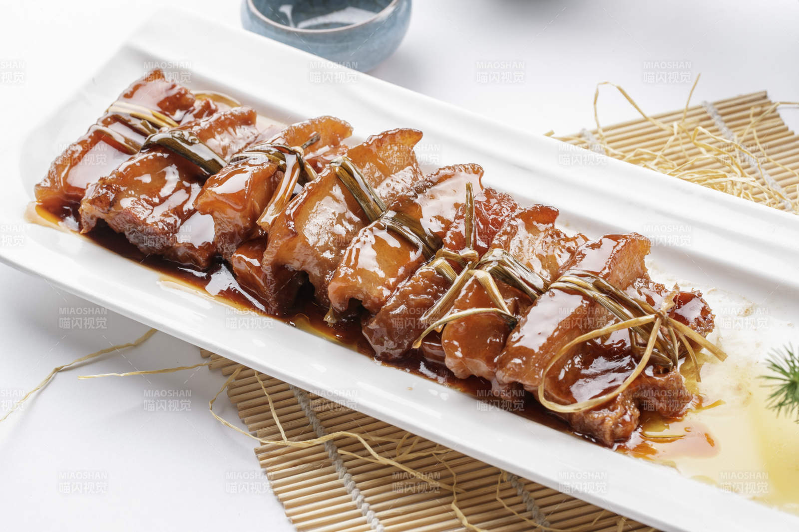 酱汁鸭肉卷图片