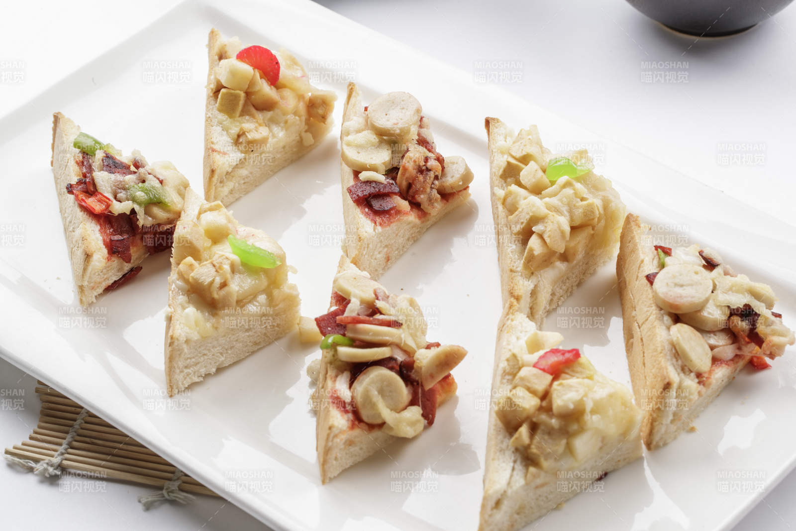 美味披萨三角块图片