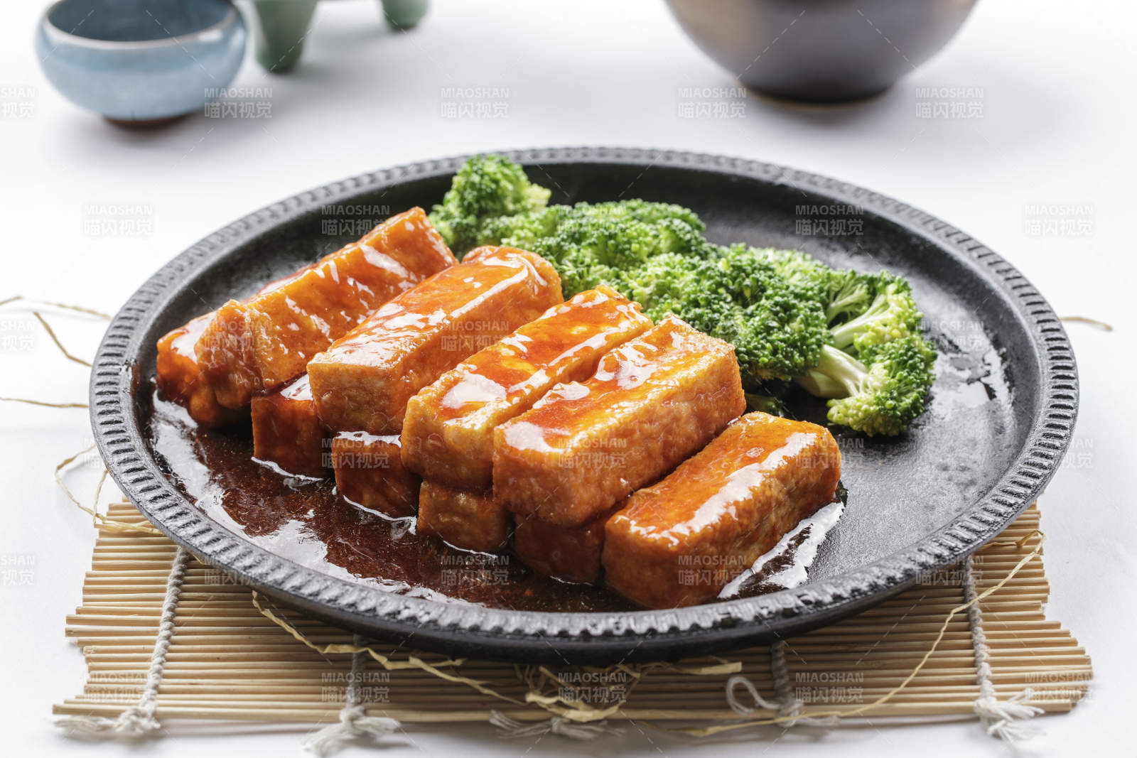 照烧豆腐配西兰花图片