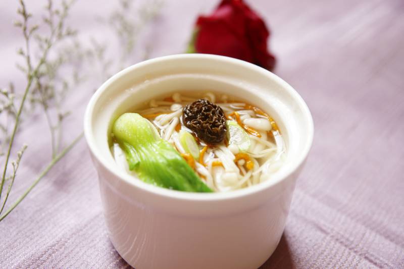 一碗清汤面图片