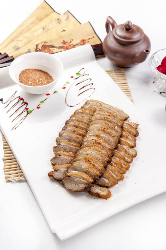 烤鸭切片摆盘图片