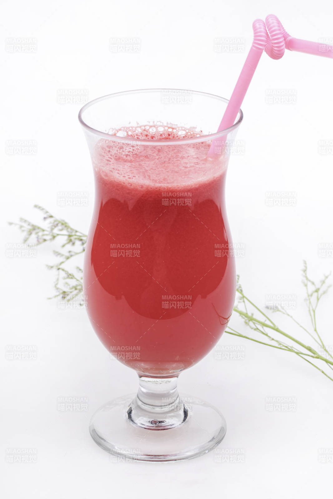 草莓汁饮品图片