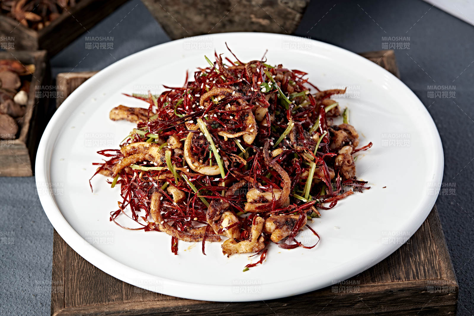 辣味鱿鱼丝拌菜图片