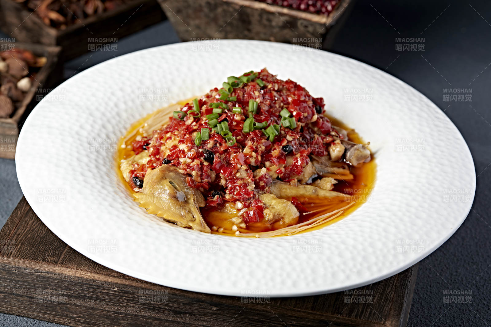 香辣鸡翅配辣椒酱图片