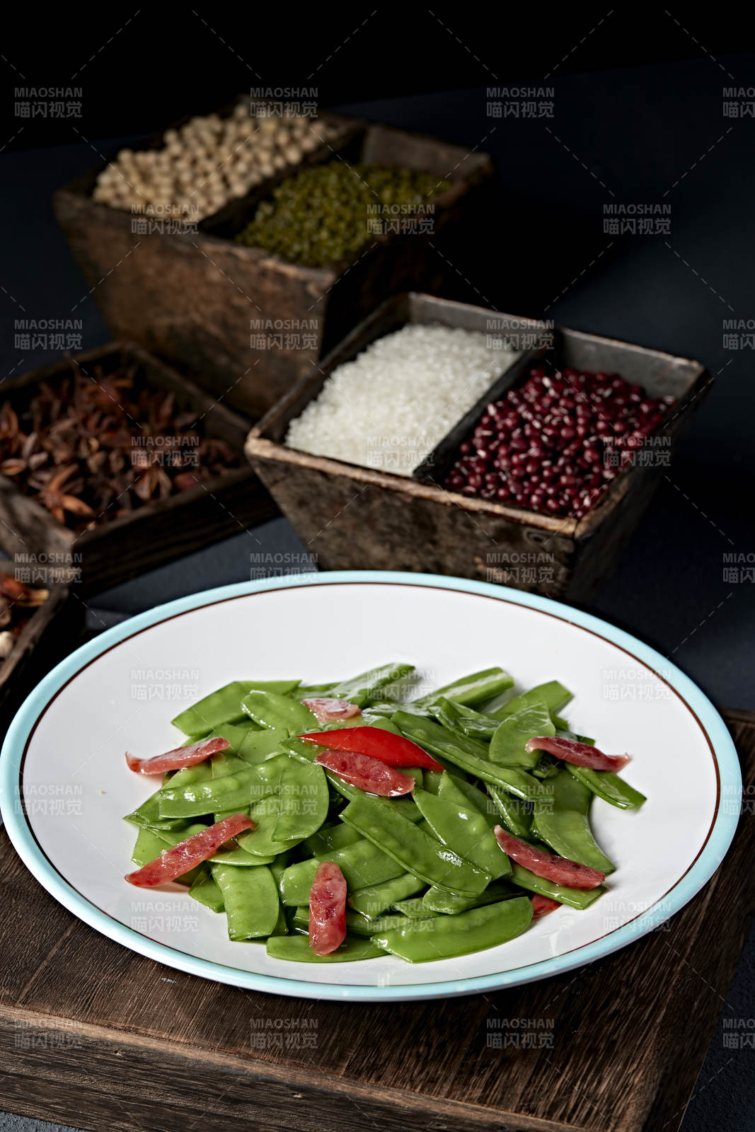 清炒荷兰豆配红椒图片