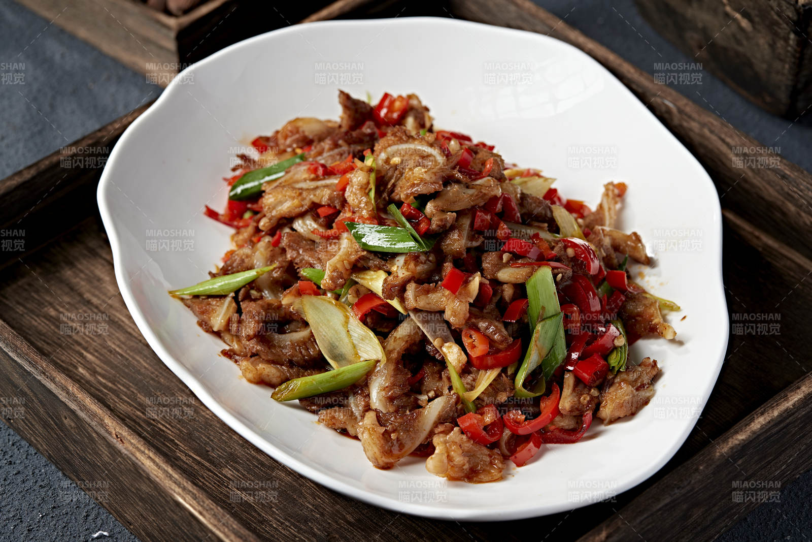 辣炒鸡丁配青红椒图片