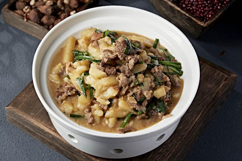 土豆炖牛肉图片
