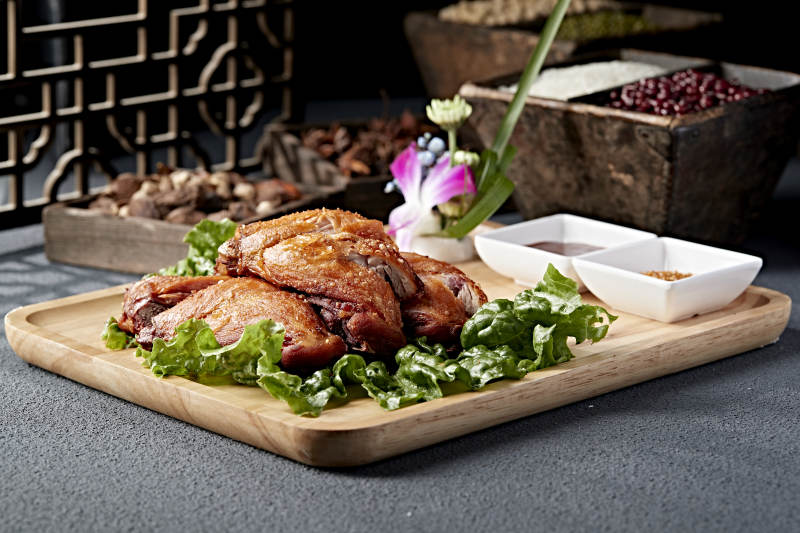 香酥烤鸡翅图片