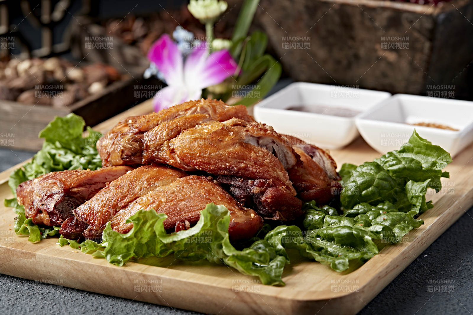 香酥烤鸭翅图片