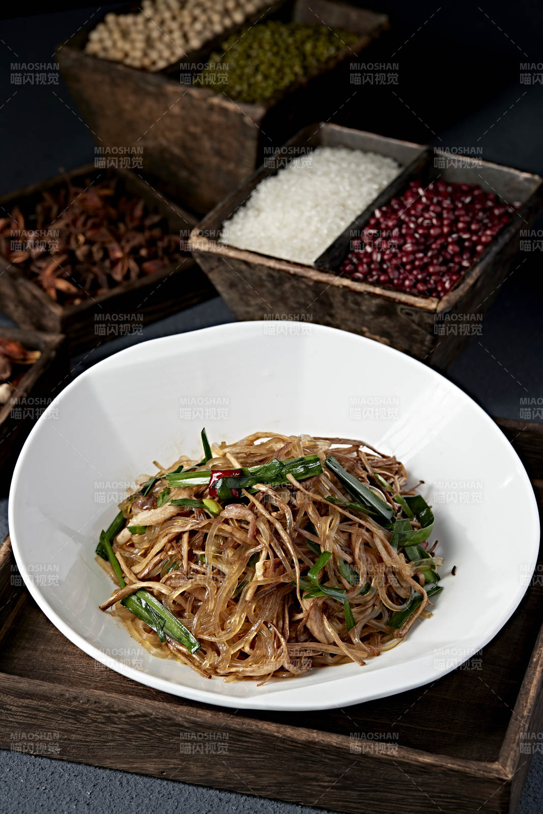 凉拌鸡丝面图片