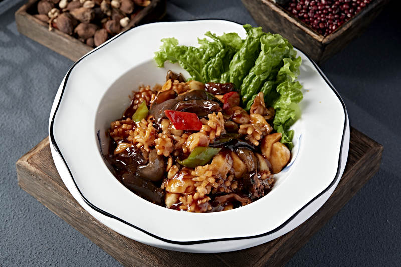 酱爆鱿鱼配蔬菜图片